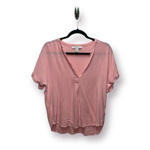 Forever 21 light pink v neck shirt. Size M.
